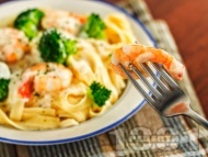 Рецепта Фетучини паста с морски дарове, броколи и сметанов сос